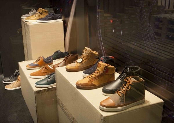 interiérový dizajn z europalety obchod s obuvou Poľsko