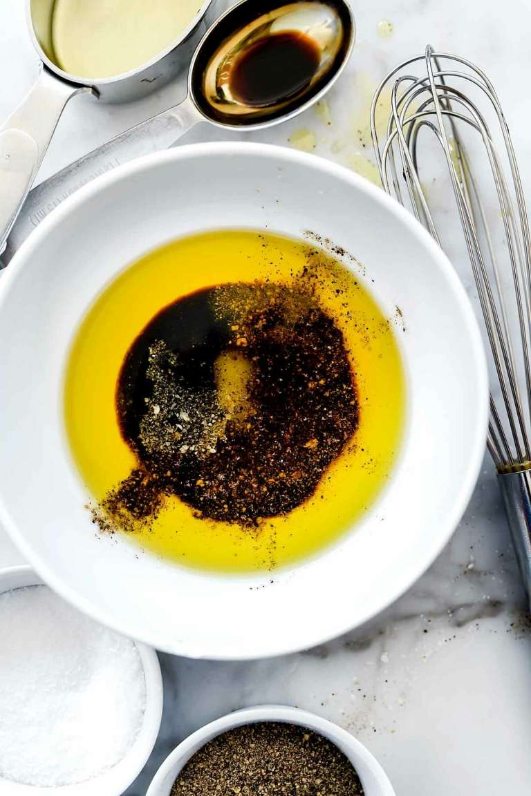 Nápad na obliekanie rukolového šalátu s jahodami