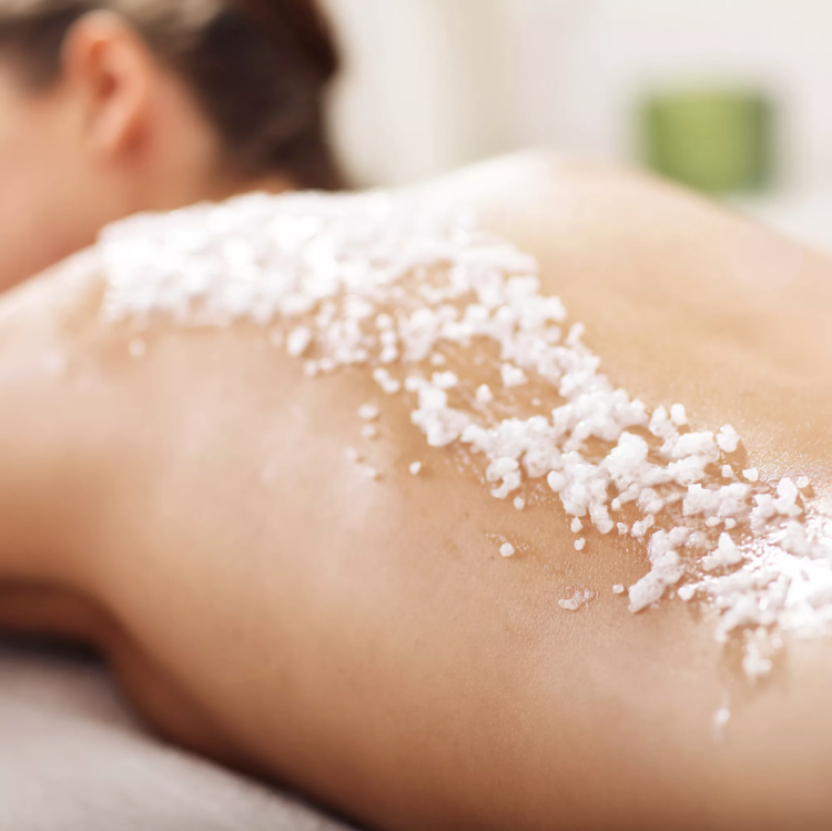 Soľný peeling urobí peeling celého tela morskou soľou