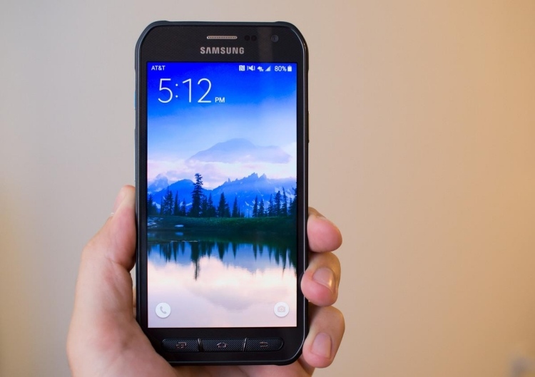 tlačidlá samsung-galaxy-s6-active-mobile-accessibility-hand-diyplay-funkční