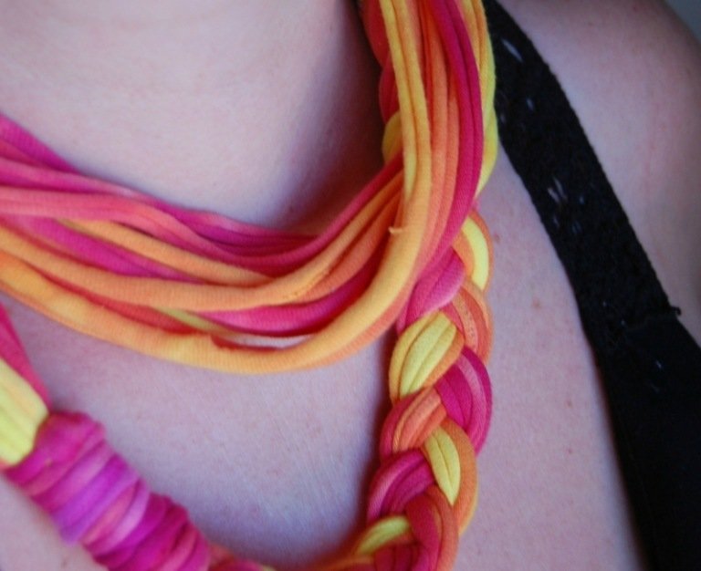 urobte svoj vlastný šatkový ombre vzhľad ružovo žlté oranžové opletenie