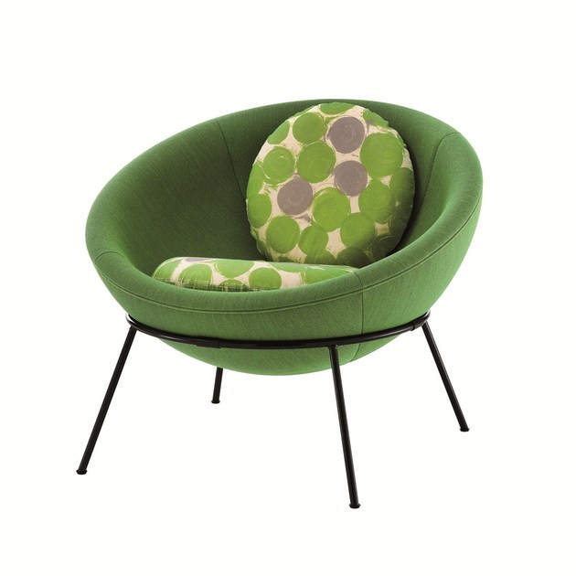 Mušlová stolička so bodkovanými vankúšmi-flexibilná štruktúra-ponúka slobodu dizajnu