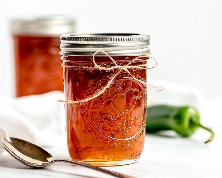 Mason jar s chilli džemom jalapeno