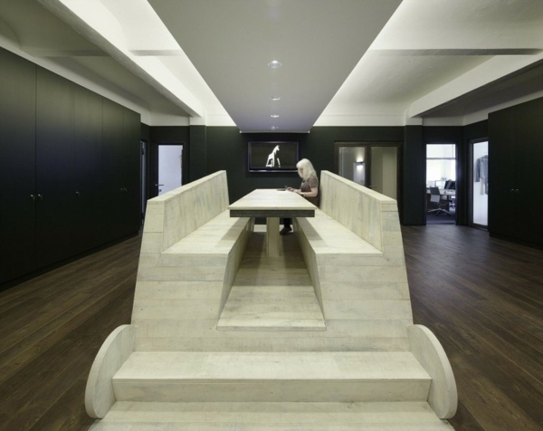 Moderný konferenčný stolík pre manažment Riadiaca skrinka-moderný stôl