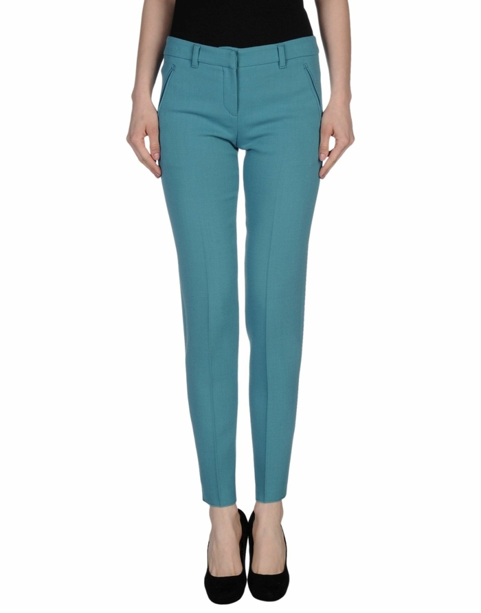 mäkké látky a materiály skvelé rovné nohavice tyrkysovej farby od č. 21 cez yoox N0-21-nohavice-tyrkysovo-elastan-a-vlna