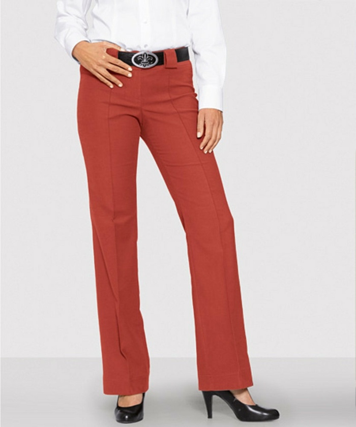 červené dámske nohavice so záhybom od Danielsa Korffa daniels-korff-de-red-pants