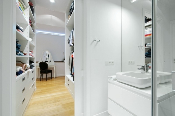 Šatňa do kúpeľne šatník