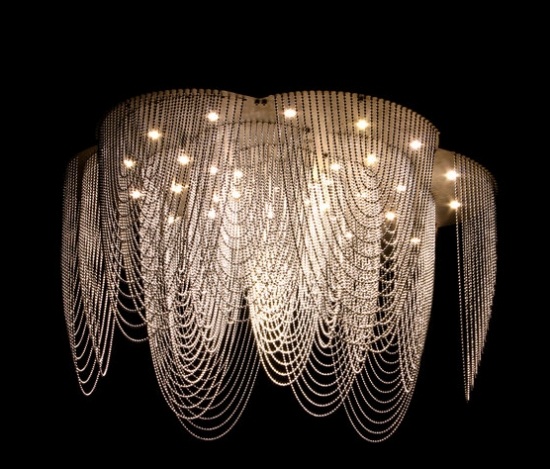 svetelný dizajn od vŕbovej lustrovej ružičky