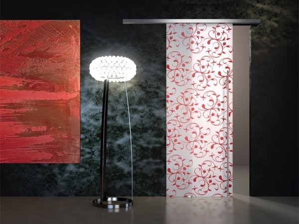 Moderné nápady na zariadenie sklenených posuvných dverí