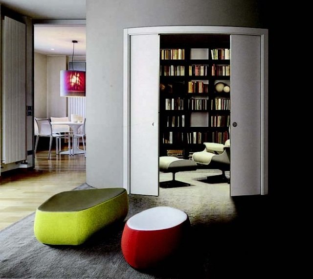 Posuvné dvere do vnútornej steny stropu zapustené biele