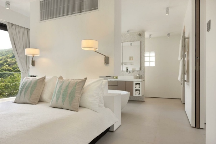 Posuvné dvere-nábytok-biela-spálňa-posteľ-priečka-kúpeľňa