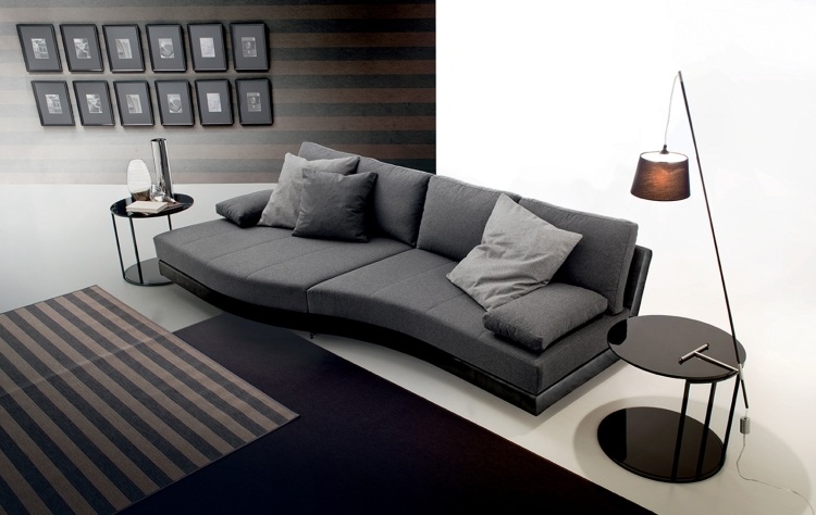 organické tvary a funkčný dizajn Rozkladacia pohovka v sivom-evans-ditre-italia-organickom tvare-lampa na čítanie-moderný dizajn