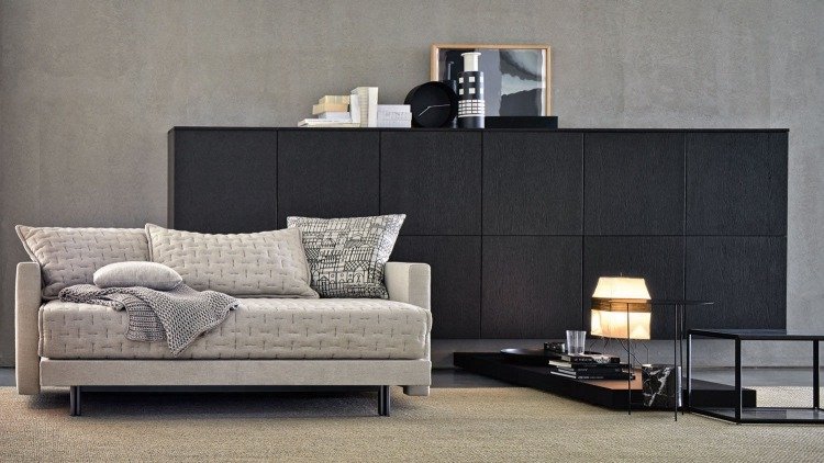 jedinečné polstrovanie s gravírovanými čiarami rozkladacia pohovka-sivá-OZ-Nicola-Gallizia-svetlo-sivá-koberec-podlaha-čalúnenie-štruktúra-lampa-nástenná-skriňa-obrázok