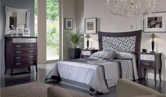 Spálňa zariadená nápady komoda toaletný stolík Nápady komoda toaletný stolík šedá farebná schéma