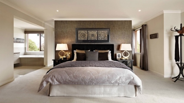 koberec do spálne ecru hnedá nástenná nástenná zlatá lampa spálňový koberec ecru hnedá nástenná tapeta stolné lampy