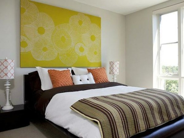 Nápady na dekoráciu posteľ oranžová žltá hnedá farba