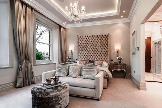 Luxusná spálňa-čalúnená posteľ-čelo postele-béžová-závesná-deka