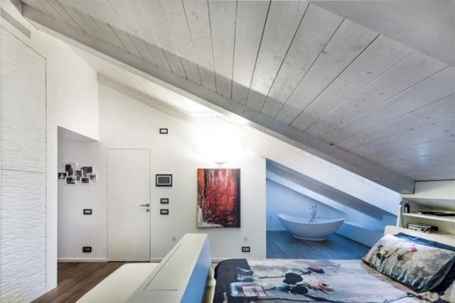 spálňa-úložný-nábytok-riešenia-na mieru-riešenia-šikmá strecha