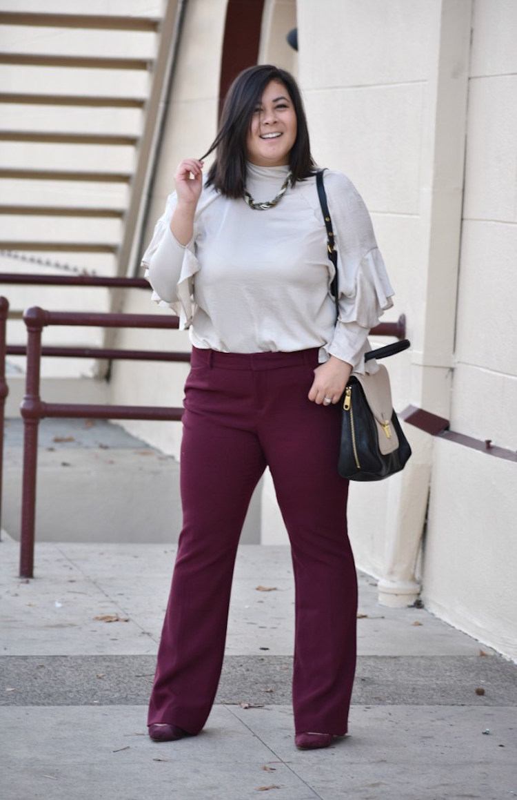 styling-tipy-štíhlejšie-vzhľad-nohavice-rozšírené-dlhé-víno-červené