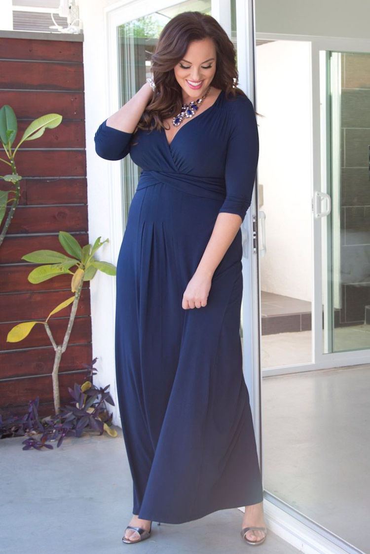 styling-tipy-štíhlejšie-vzhľad-maxi-šaty-tmavo modrá