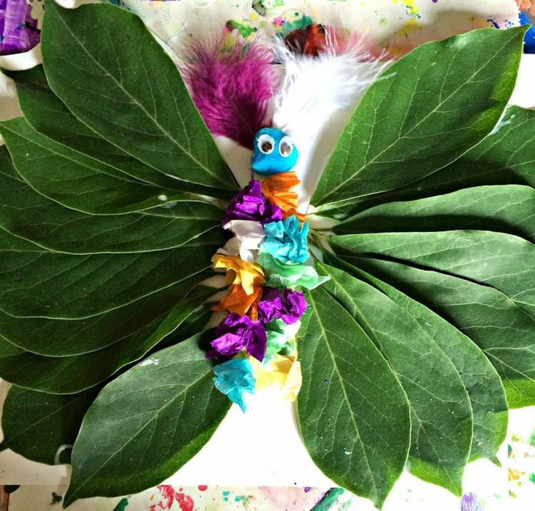 motýle-drotár-deti-prírodné-materiály-listy-hodvábny papier-farebné