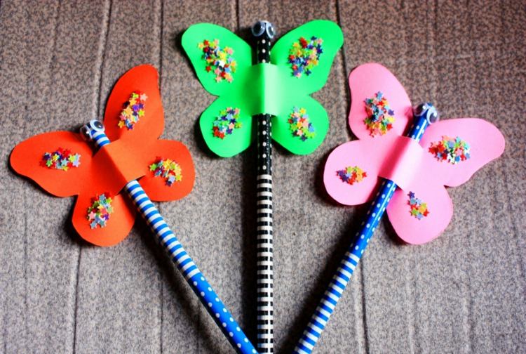 Vyrobte si motýle zo stavebného papiera farebná ceruzka-dekorácia-príslušenstvo-stavebný papier