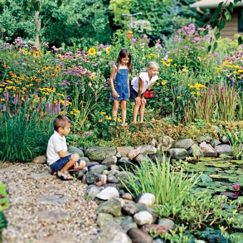 motýle ukrývajúce sa v záhrade romantická atmosféra Motýle ukrývajúce sa v záhrade pre romantickú atmosféru