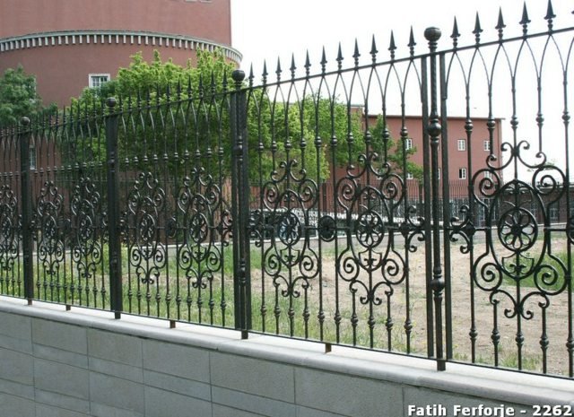 kované železné ploty betónové murované prevedenie Ploty betónové murované nápady na dizajn