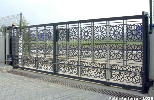 Garážové vráta automatizujú rolovanie vjazdu do domu automatizované domové príjazdové valce z tepaného železa