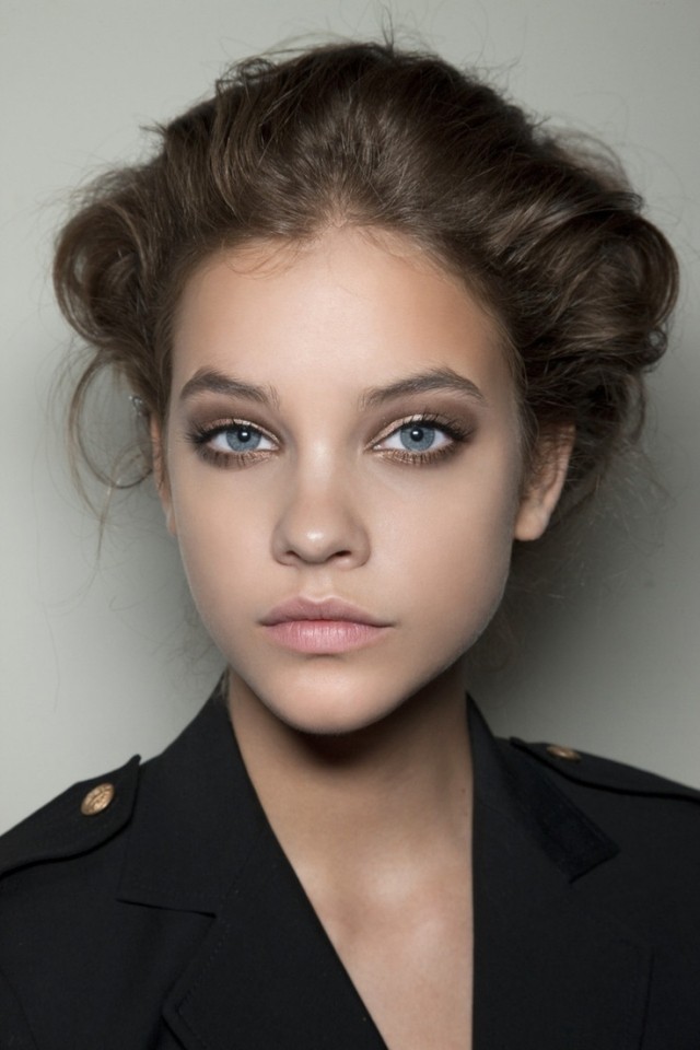 Farby očných tieňov-béžová-ružová-svetlo hnedá-prírodný vzhľad