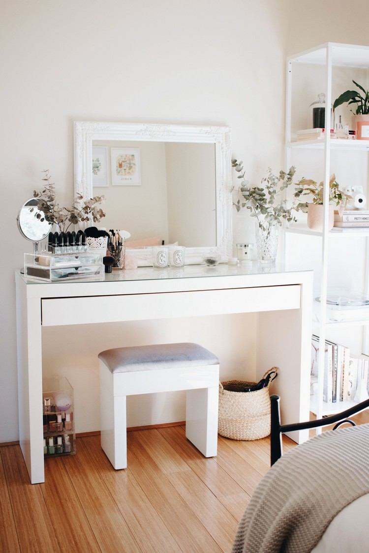 Uloženie toaletného stolíka Trendy v zdobení spální pre domácich majstrov