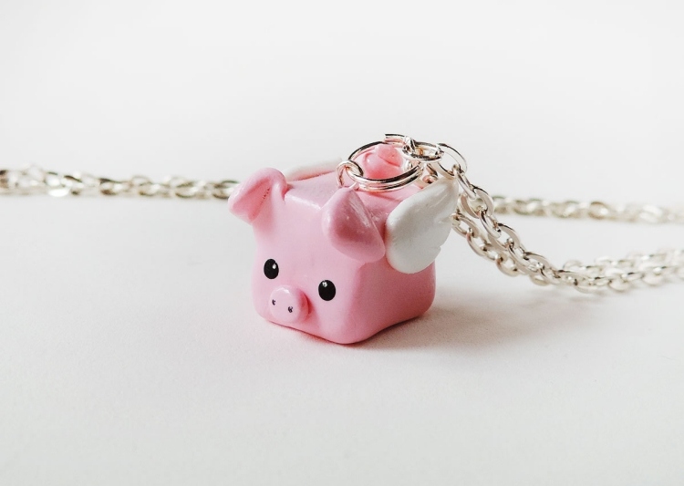 Šperky z modelovacej hmoty-piggy-fimo-polymer-chain-tinker-pink