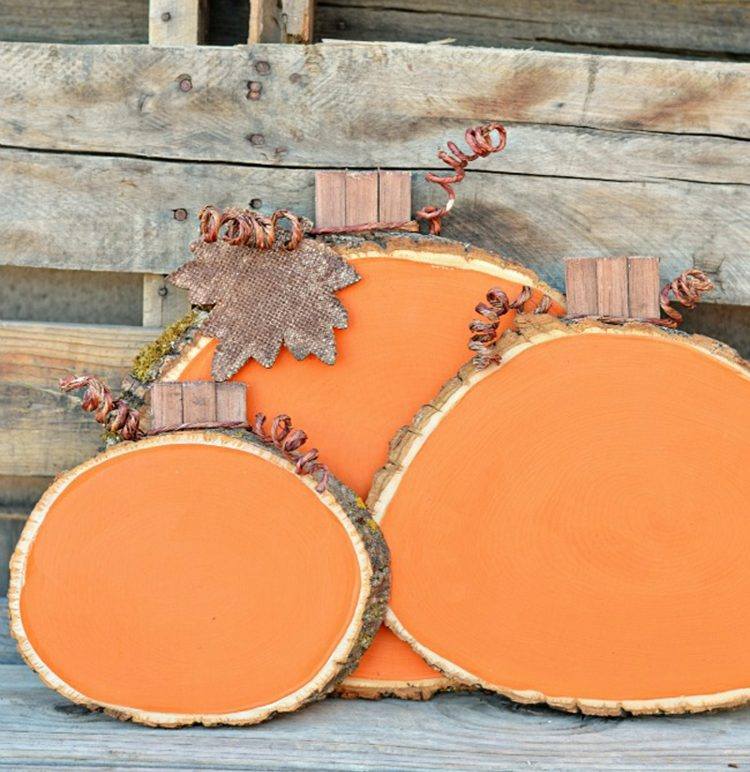 záhradná dekorácia z dreva tekvica-oranžovo-lak-jeseň-ozdoba-záhrada