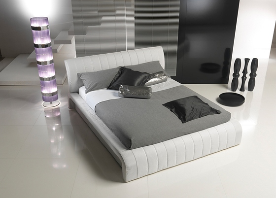 Moderné osvetlenie v spálni Moderné teplé osvetlenie v spálni