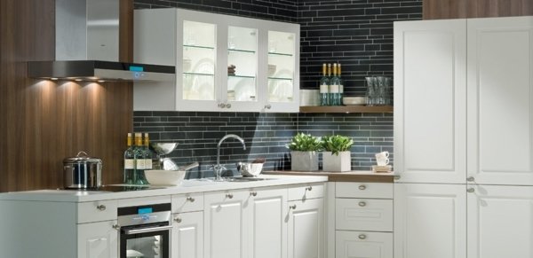 klasické biele rohové ozdoby do kuchynskej linky klasické biele rohové ozdoby do kuchynskej linky