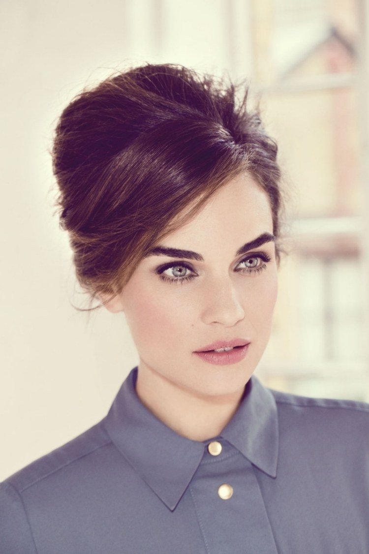 klasický kolíkový účes s vintage nádychom a objemom párty-účesy-updos-objem-ročník-retro-urob si sám-nápad