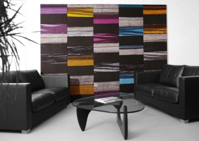 viacfarebné látkové nástenné panely do obývacích izieb hotelových foyer kožených kresiel Strata-Design-akustické panely-viacfarebná-aplikačná plocha-recepcia-čakáreň-foyer