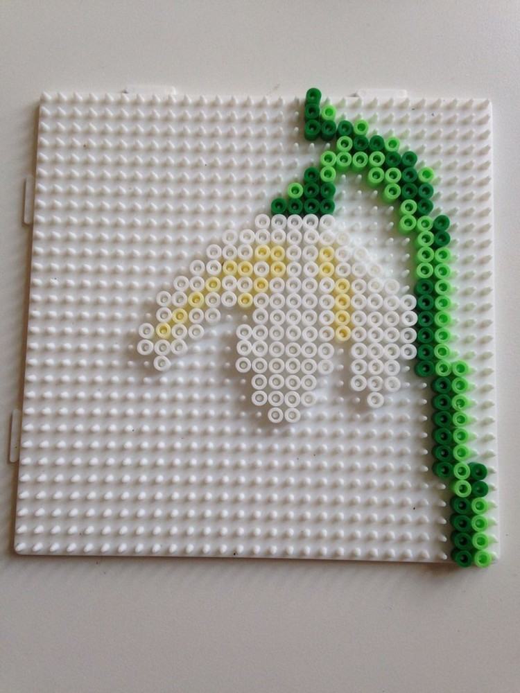 Robte snežienky so železom na korálikoch