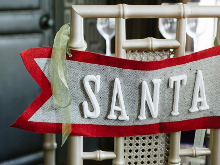 Ozdobte vianočné stoličky remeselné tipy na vianočné kreslo santa claus deco plsť sivočervená