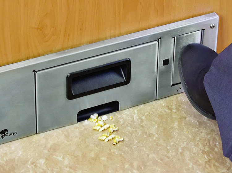 Zariadenie má tlačidlo, ktoré zapne vákuum rýchlopodlaha-čistenie-odpadky-vákuum-vákuum-tlačidlo-pätka