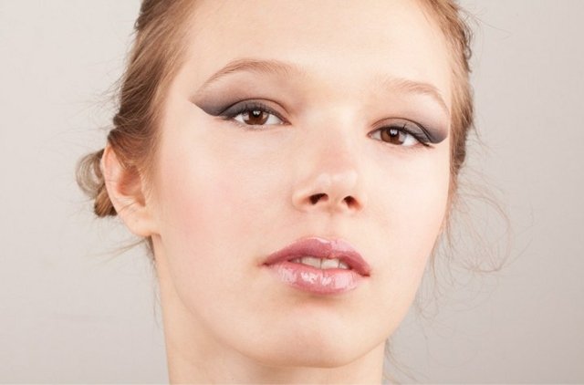 Tipy pre dámy - perfektný mačací moment ... očné linky mačacie oči kohl očné linky tipy na líčenie