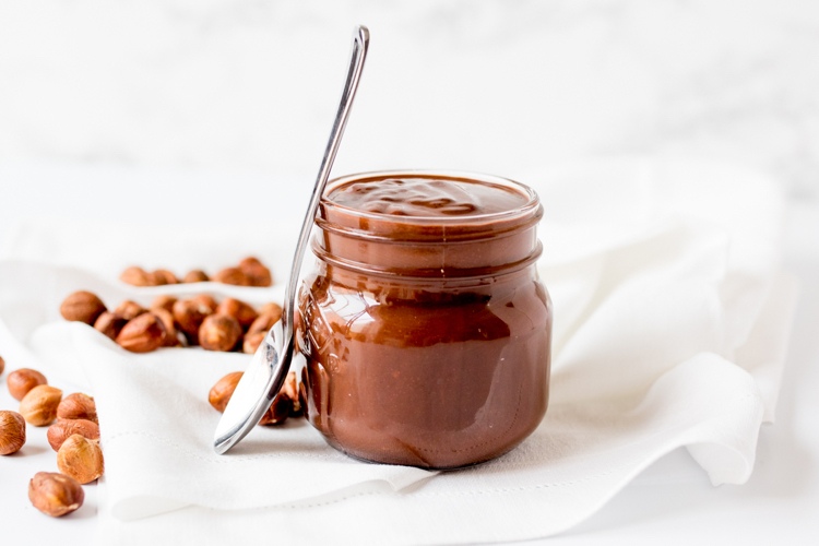Vytvorte si vlastnú čokoládovú nátierku nutella zdravá lahodná vegánska bez laktózy