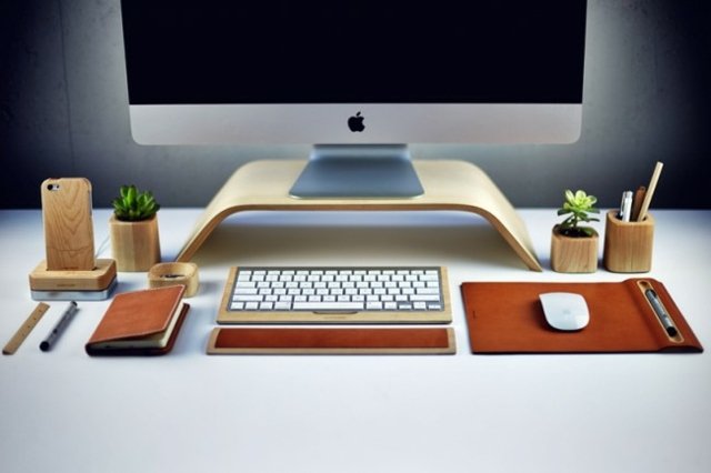 moderné kancelárske príslušenstvo nabíjačka pre mobilné telefóny Príslušenstvo nabíjačka pre mobilné telefóny papierová podložka pod myš javorové drevo