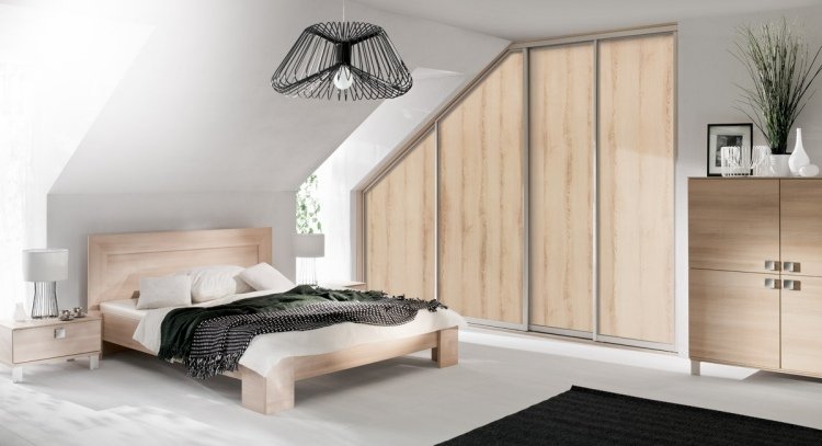 Skriňa-strecha-nápady-spálňa-svetlé-drevo-posuvné-dvere-spálňový nábytok