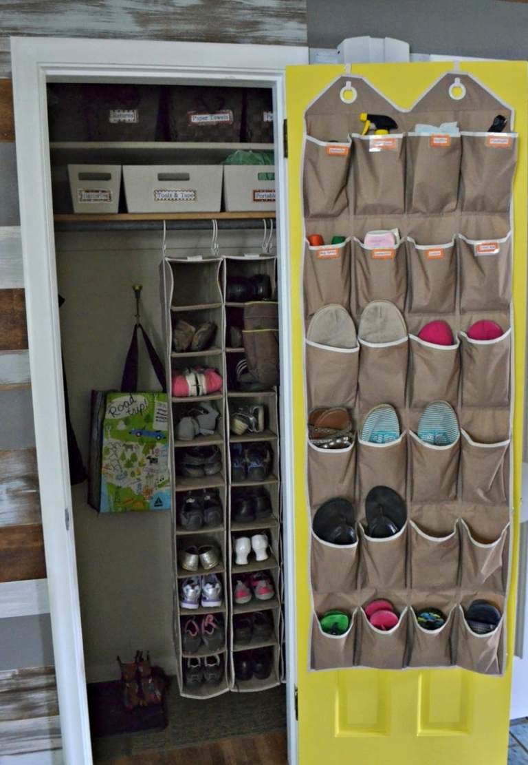 Tašky na topánky môžete zavesiť na dvere skrine uložiť topánky tašky nápad skriňa dvere papuče šatník