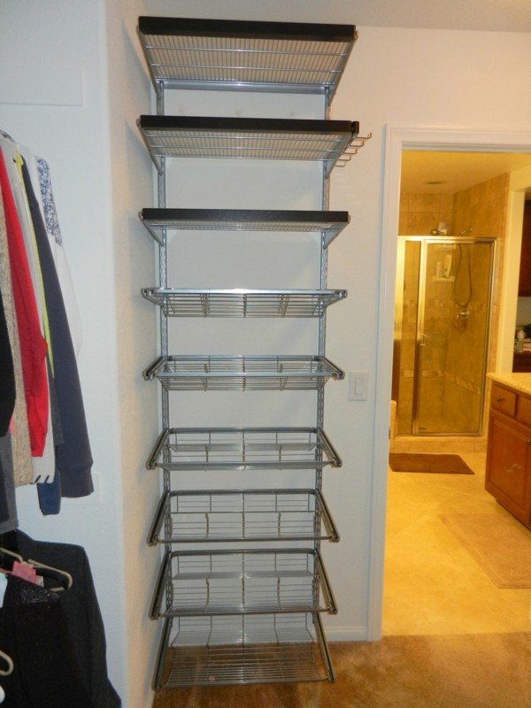 Na uskladnenie obuvi využite celú plochu Kovový policový systém-nástenná polica-vysoká