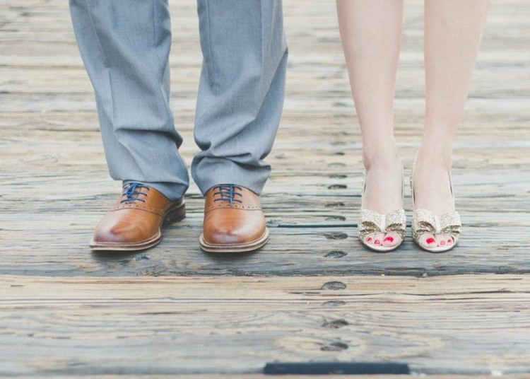 Trendy obuvi na leto Mačiatko-podpätky-trblietavé-mašličky