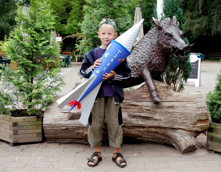 drotárska školská taška originál-raketa-chlapec-dizajn-sladkosti