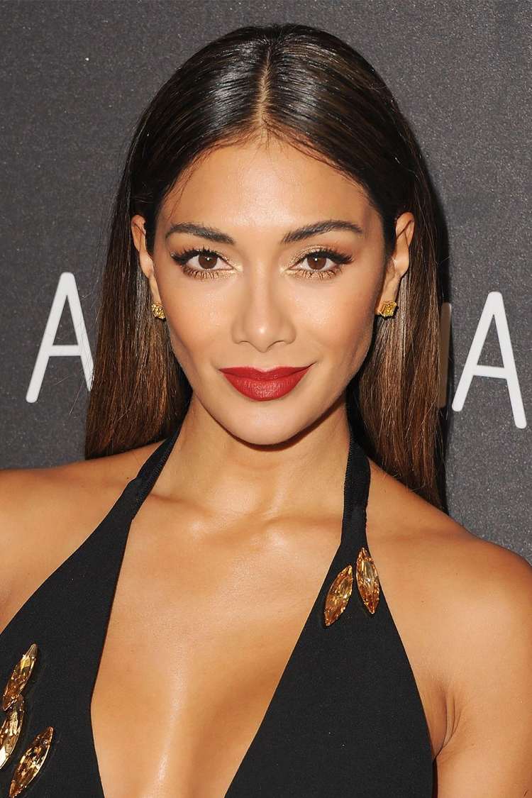 Čierne vlasy s hnedými pruhmi nenápadná Nicole Scherzinger