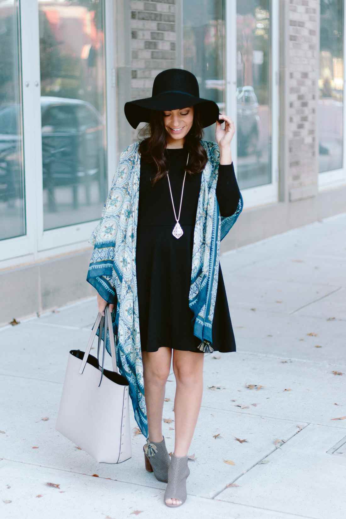 Jesenné outfity Džersejové členkové čižmy zo semišu v šedej farbe